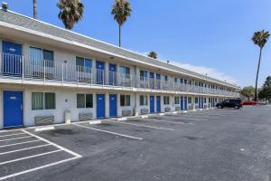 motel 6 pleasanton ca