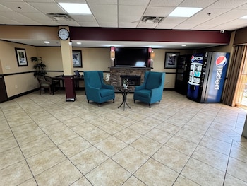 Oyo Hotel Phenix City Central,1700 E Us 280 Bypass,2 star