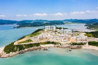 Sol Beach Jindo,30-40, Songgun-Gil, Uisin-Myeon,3.5 star