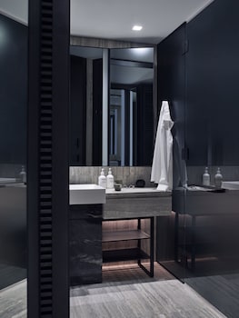 equinox hotel new york