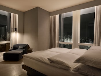 equinox hotel new york