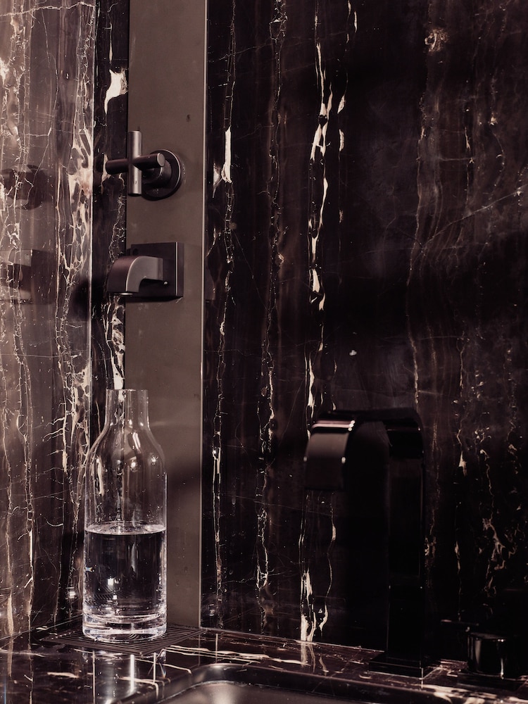 equinox hotel new york