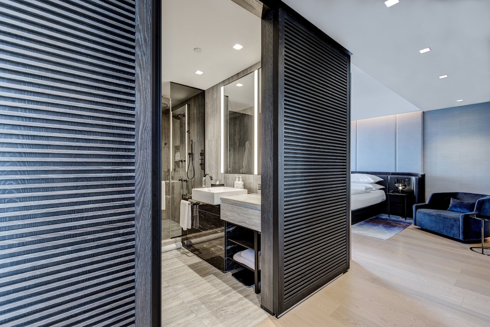 equinox hotel new york