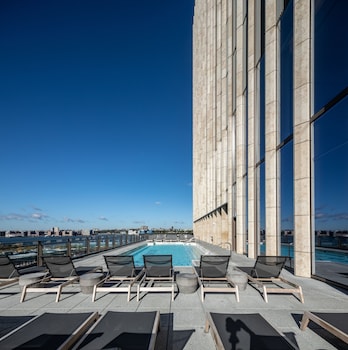 equinox hotel new york