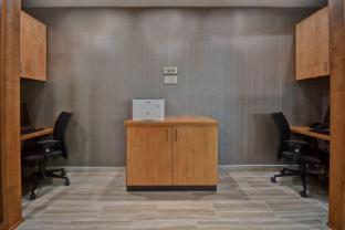 springhill suites by marriott holland