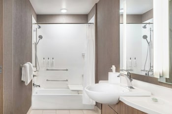 springhill suites by marriott holland