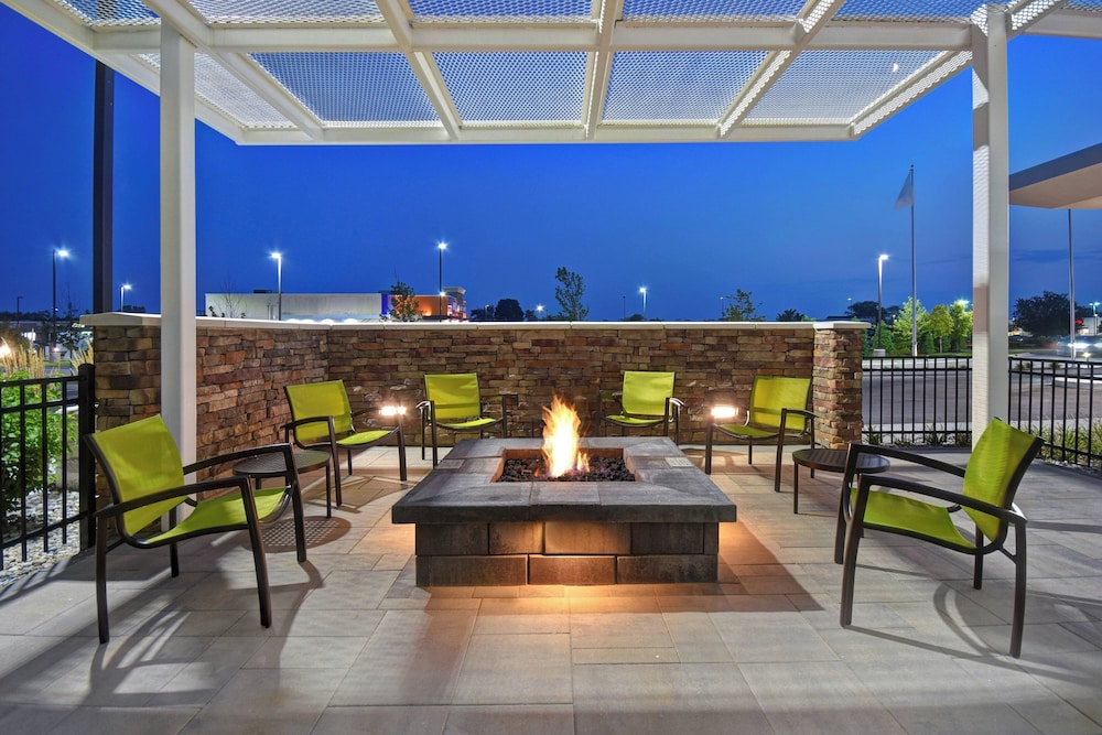 springhill suites by marriott holland