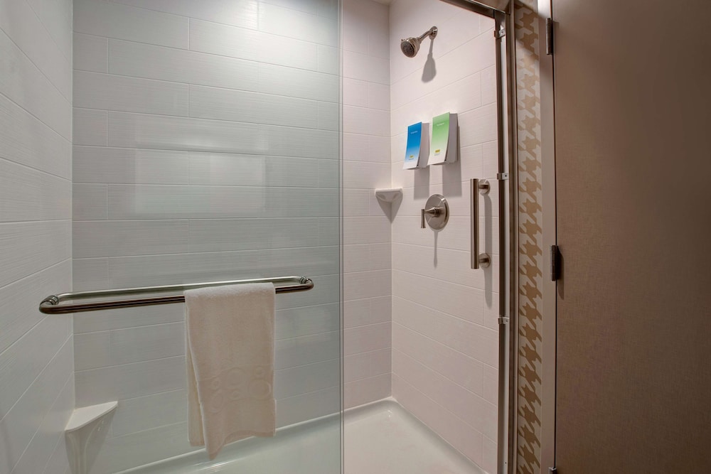 home2 suites by hilton loves park rockford