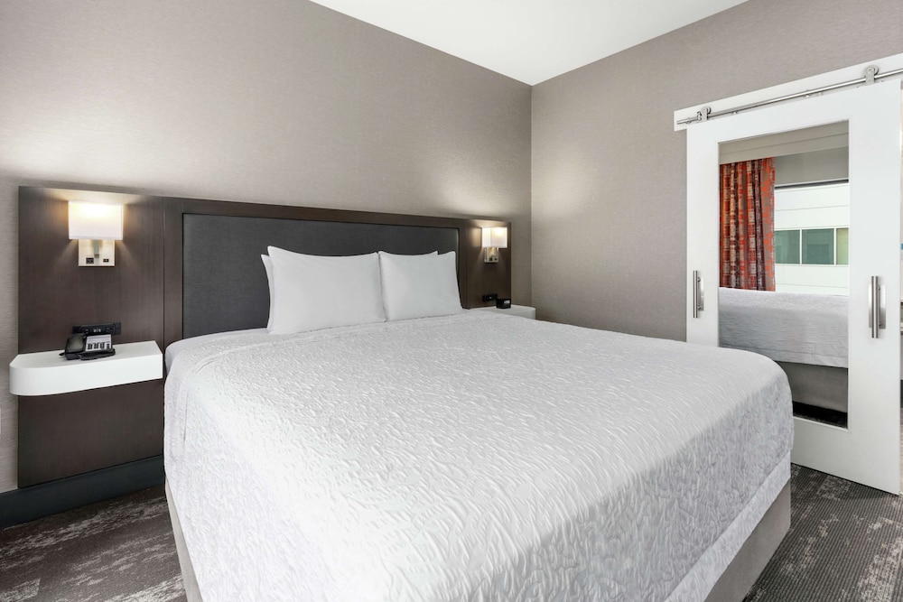 hampton inn and suites spokane downtown south