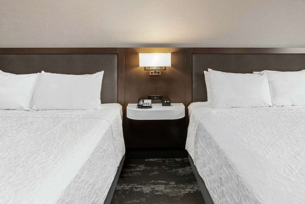 hampton inn and suites spokane downtown south