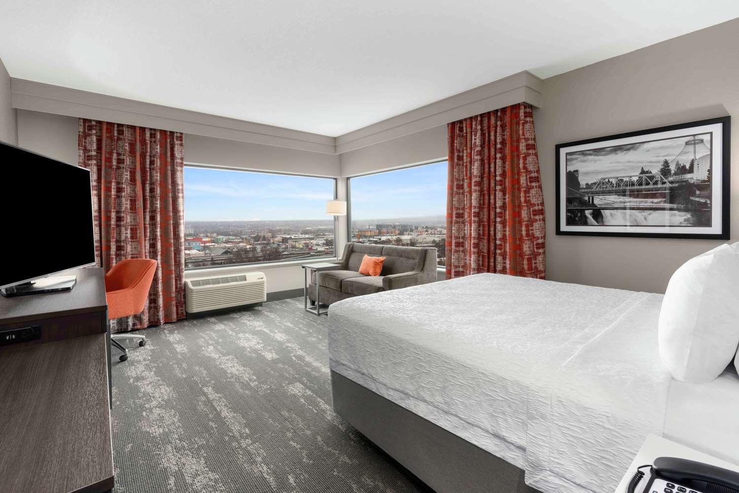 hampton inn and suites spokane downtown south