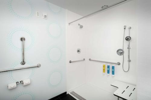 tru by hilton san antonio lackland sea world