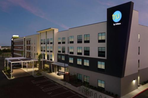 tru by hilton san antonio lackland sea world