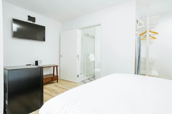 the belmont shore inn