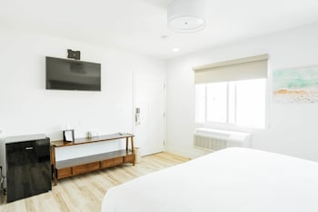 the belmont shore inn