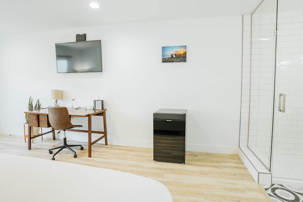 the belmont shore inn