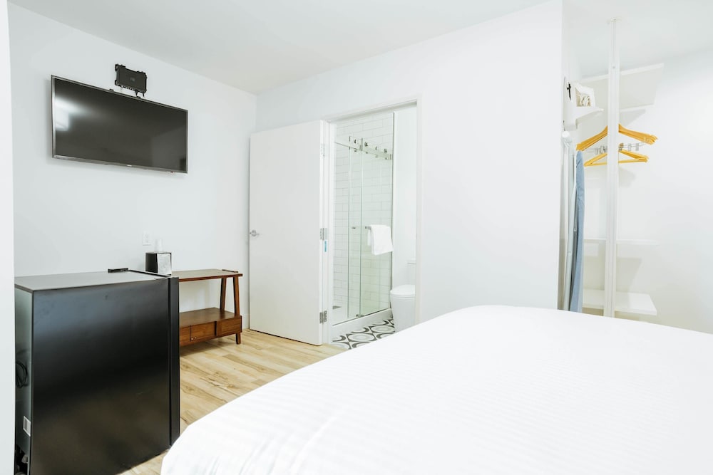 the belmont shore inn