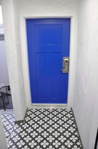 the belmont shore inn