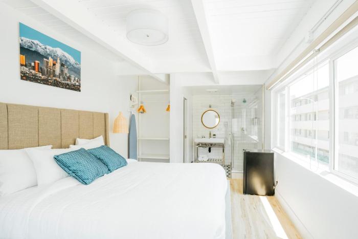 the belmont shore inn