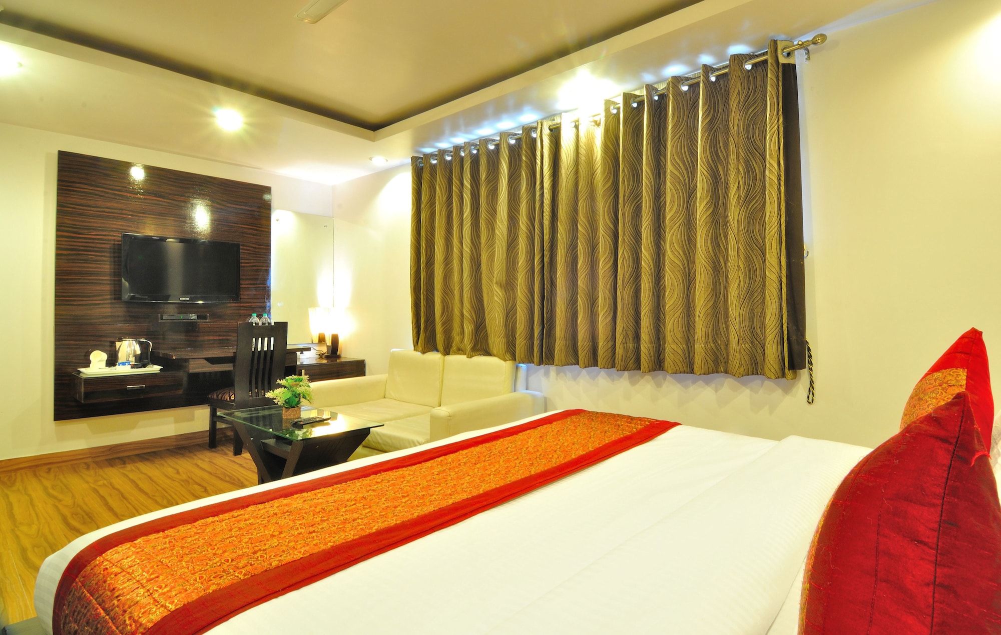 hotel elegance new delhi railway