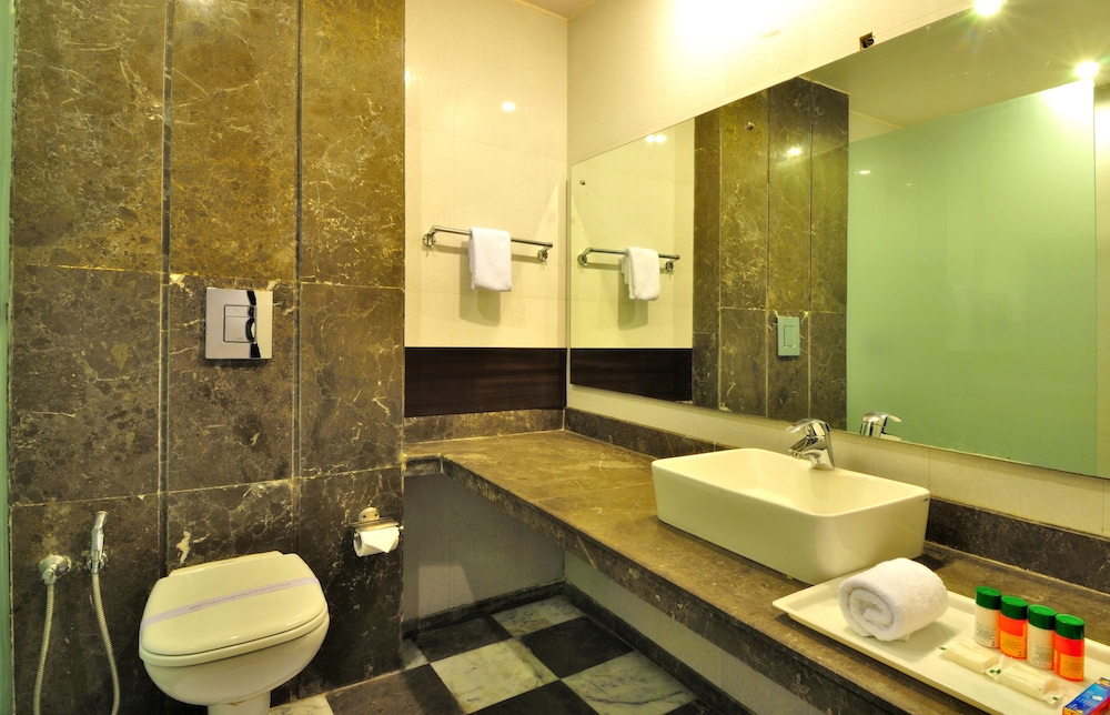 hotel elegance new delhi railway