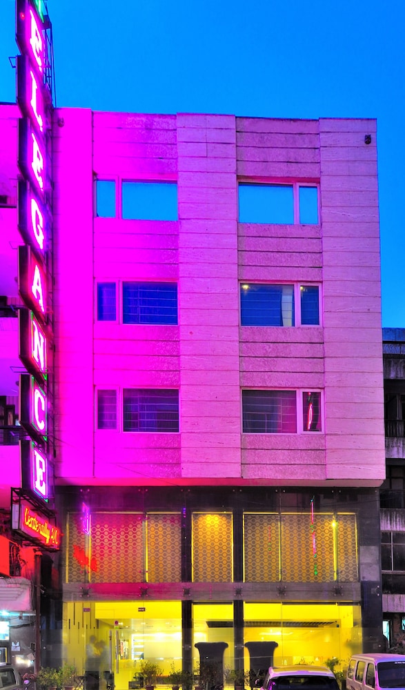 hotel elegance new delhi railway