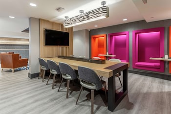 hampton inn oakland downtown city center