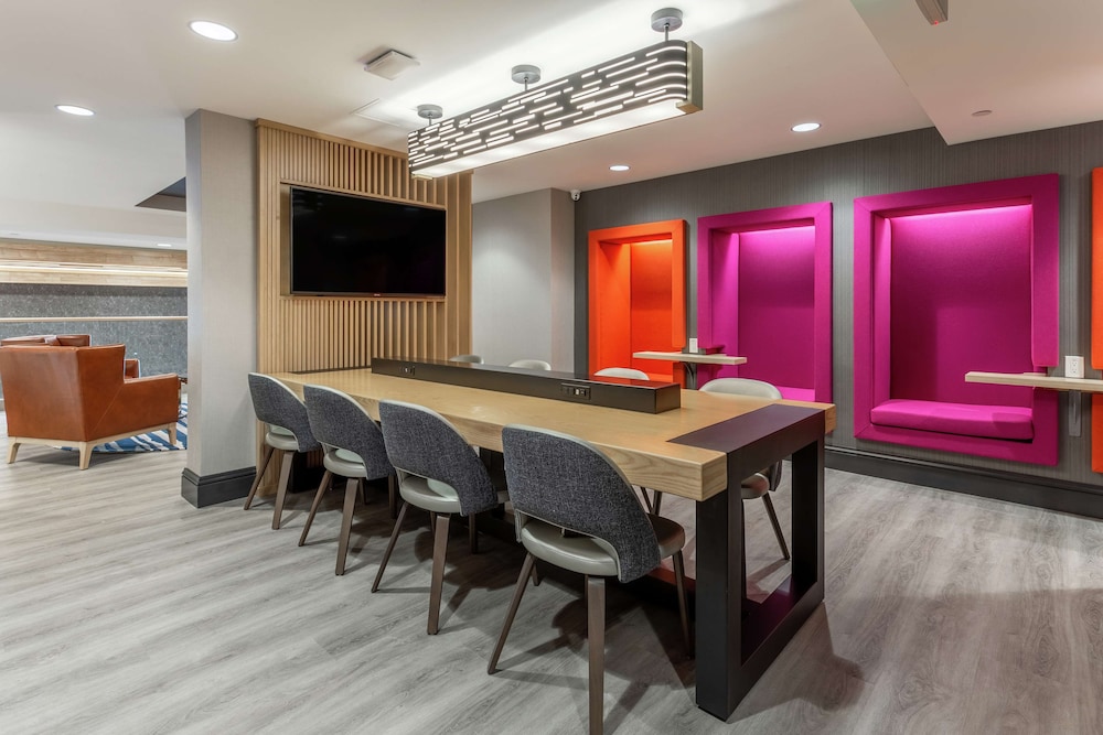 hampton inn oakland downtown city center