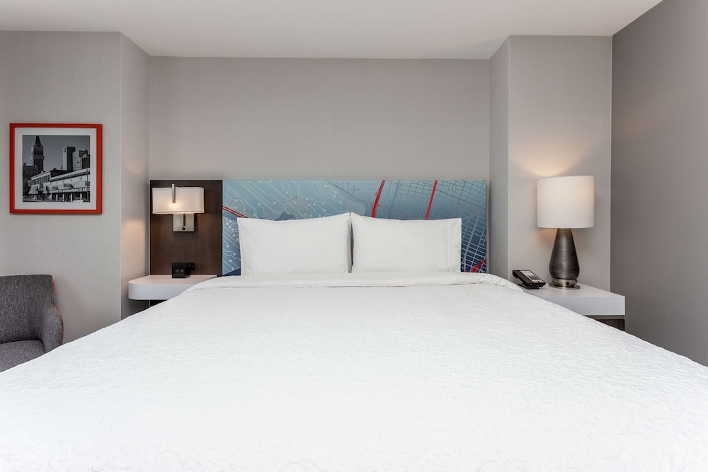 hampton inn oakland downtown city center