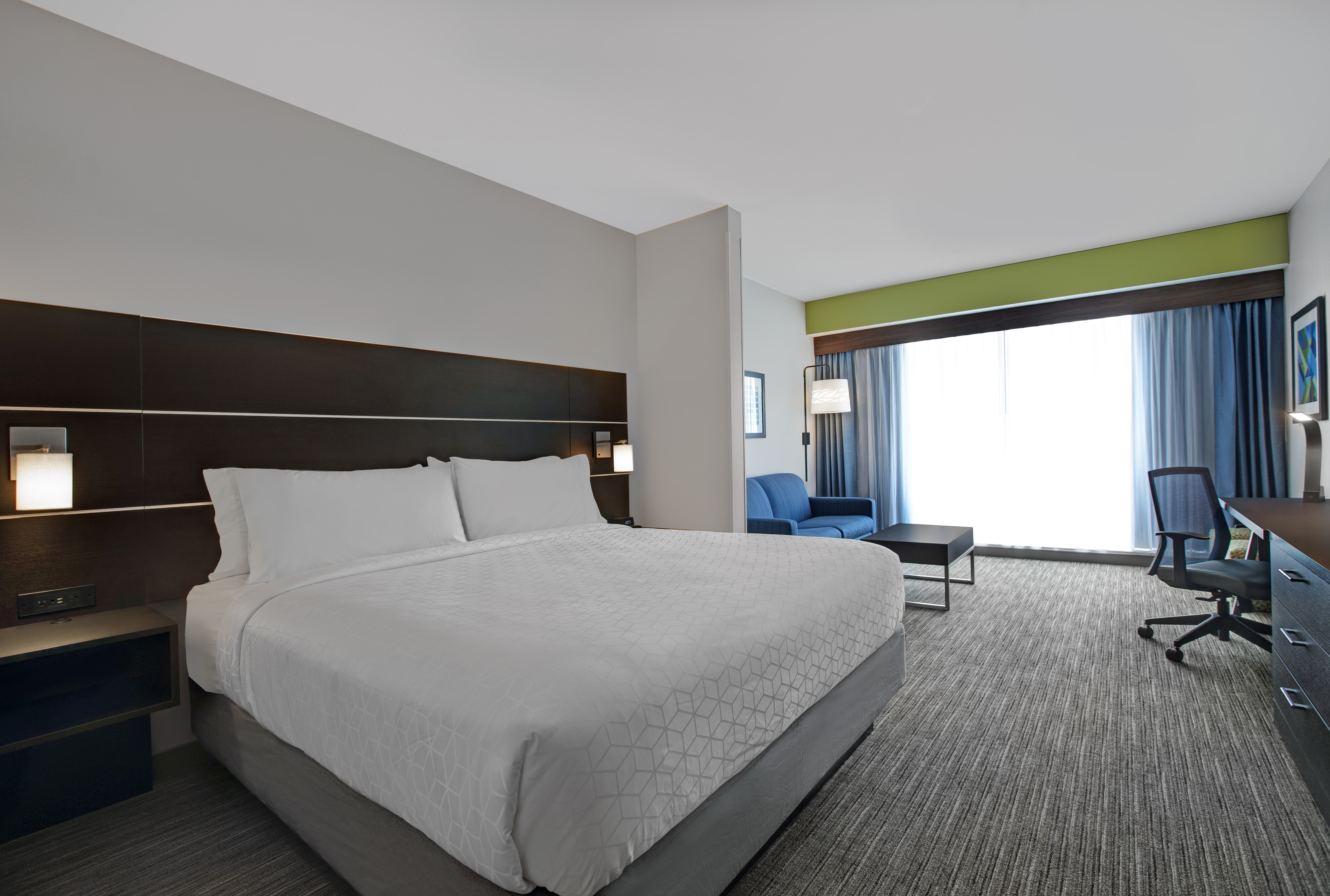 hol inn exp and suites milwaukee brookfield
