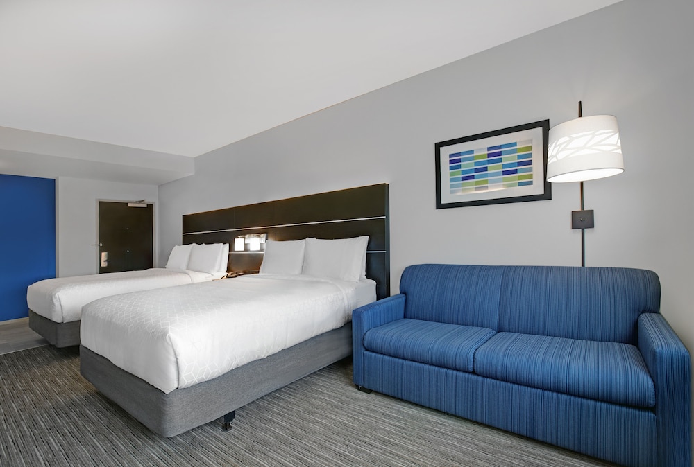 hol inn exp and suites milwaukee brookfield