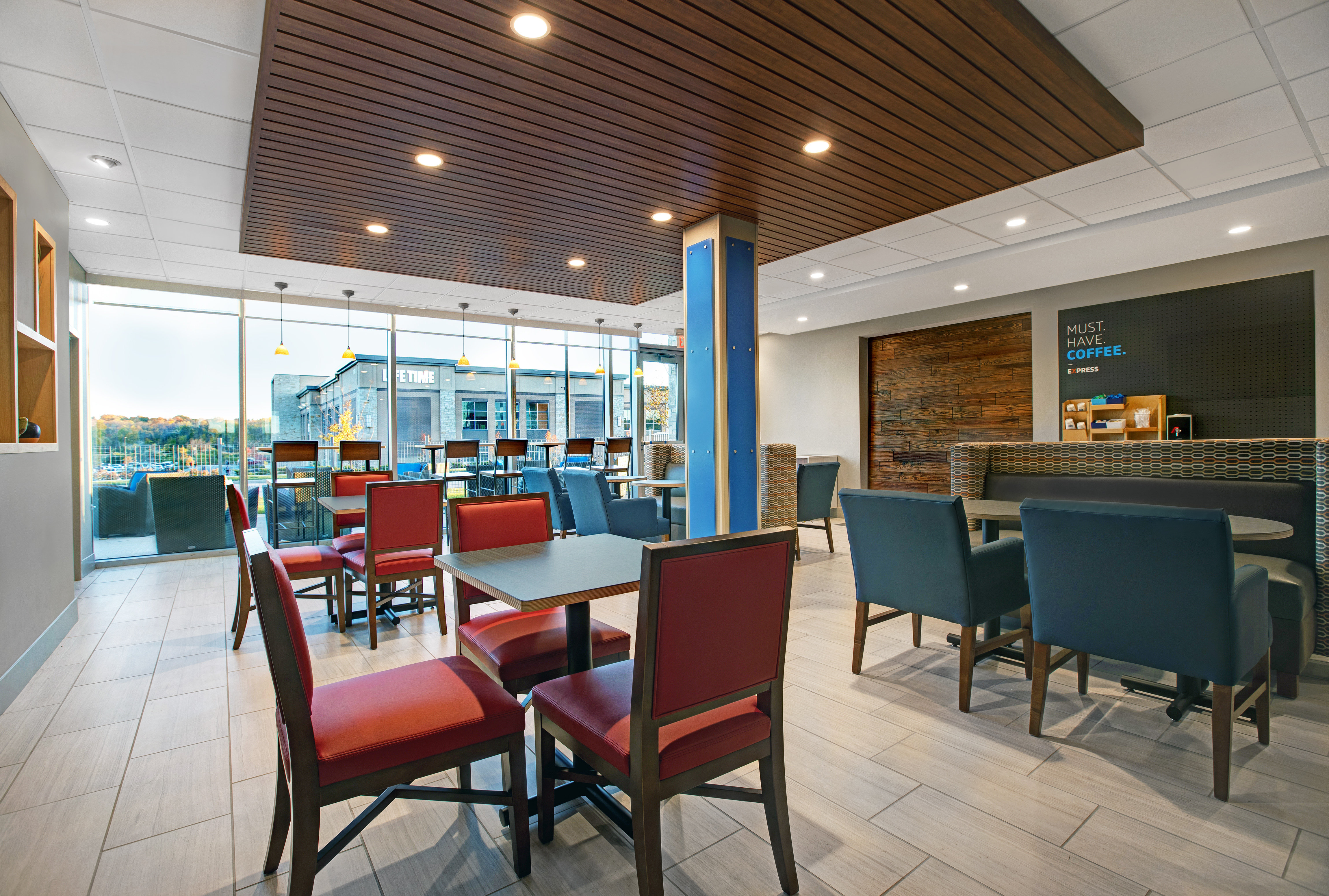 hol inn exp and suites milwaukee brookfield