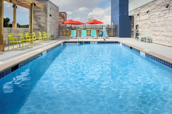 Home2 Suites By Hilton Columbia Southeast Fort Jackson,Columbia Metropolitan Airport>>Columbia,3 star