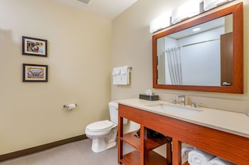 comfort inn and suites west des moines