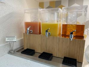 hyatt place bakersfield