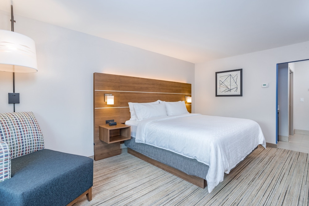 holiday inn express and suites elkhart north an ihg hotel