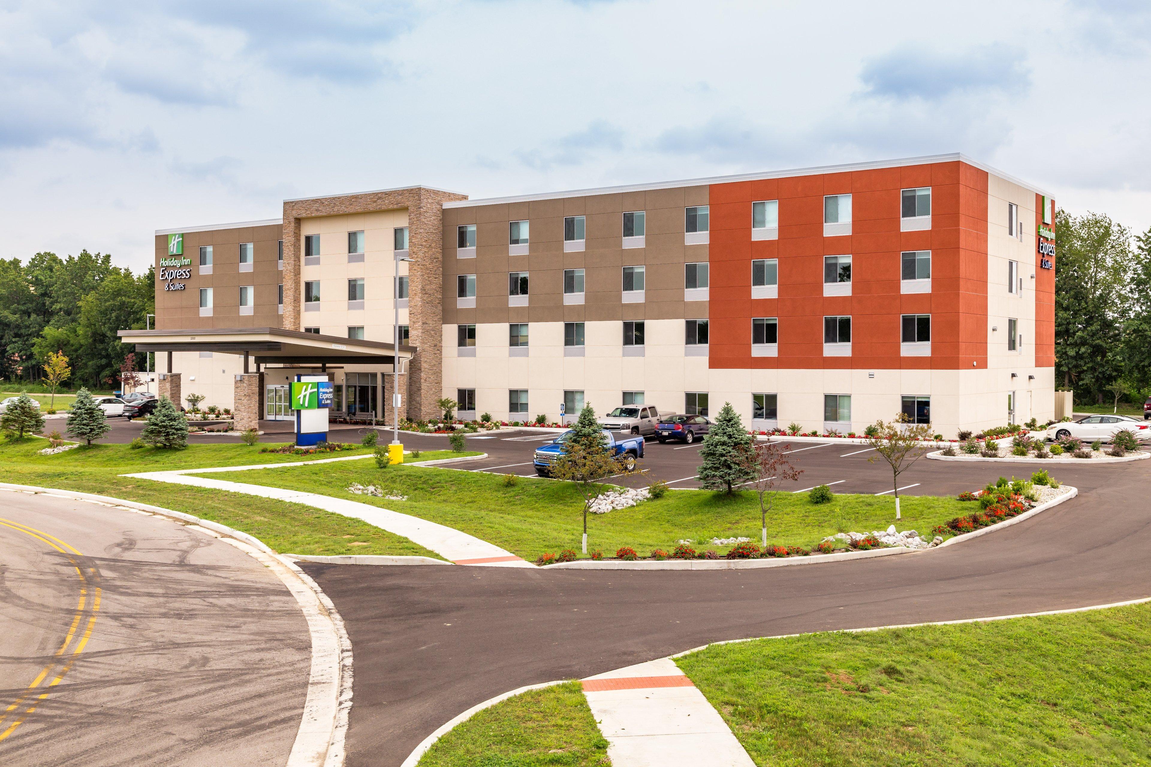 holiday inn express and suites elkhart north an ihg hotel