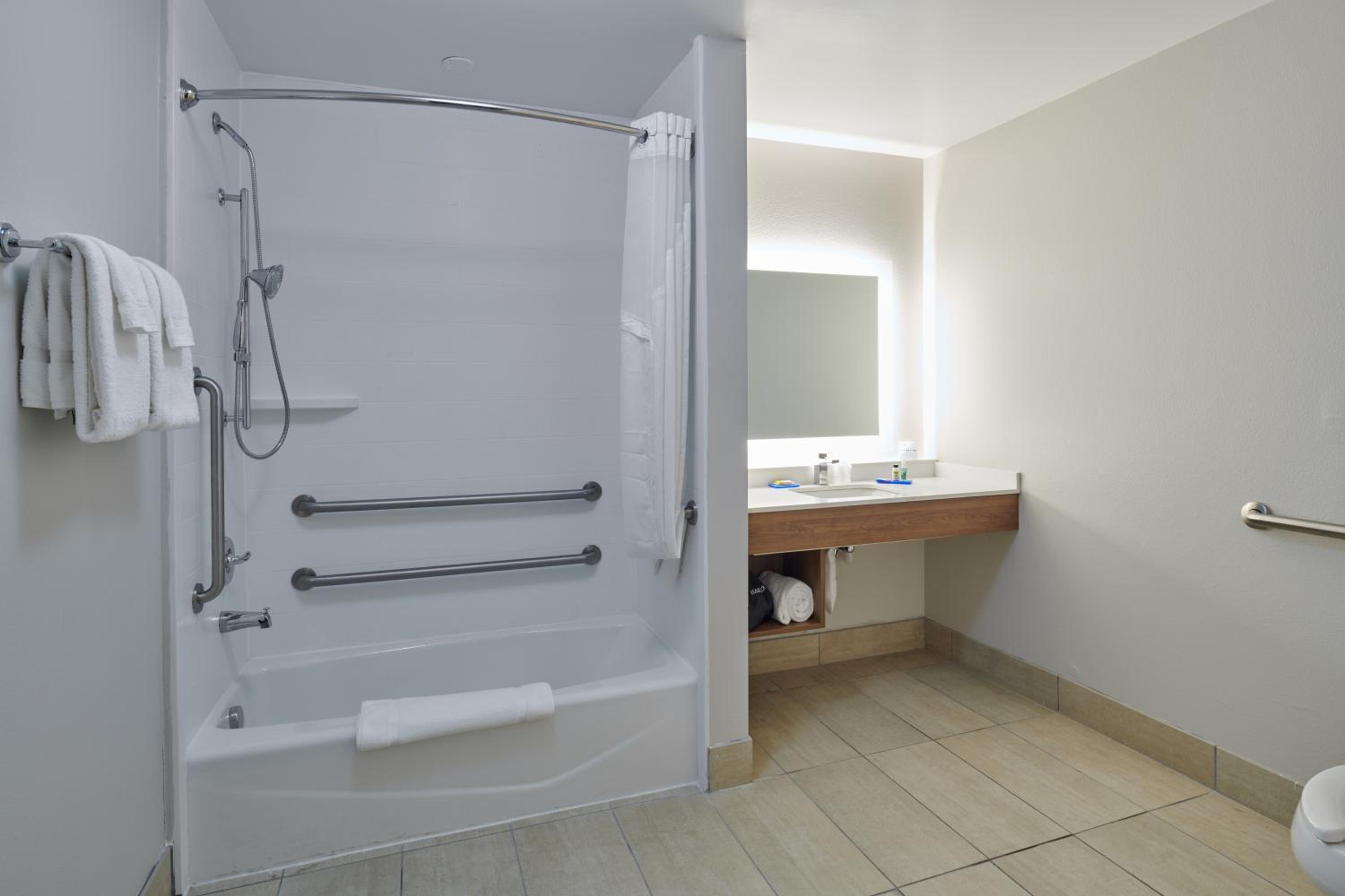 holiday inn express el paso sunland park area