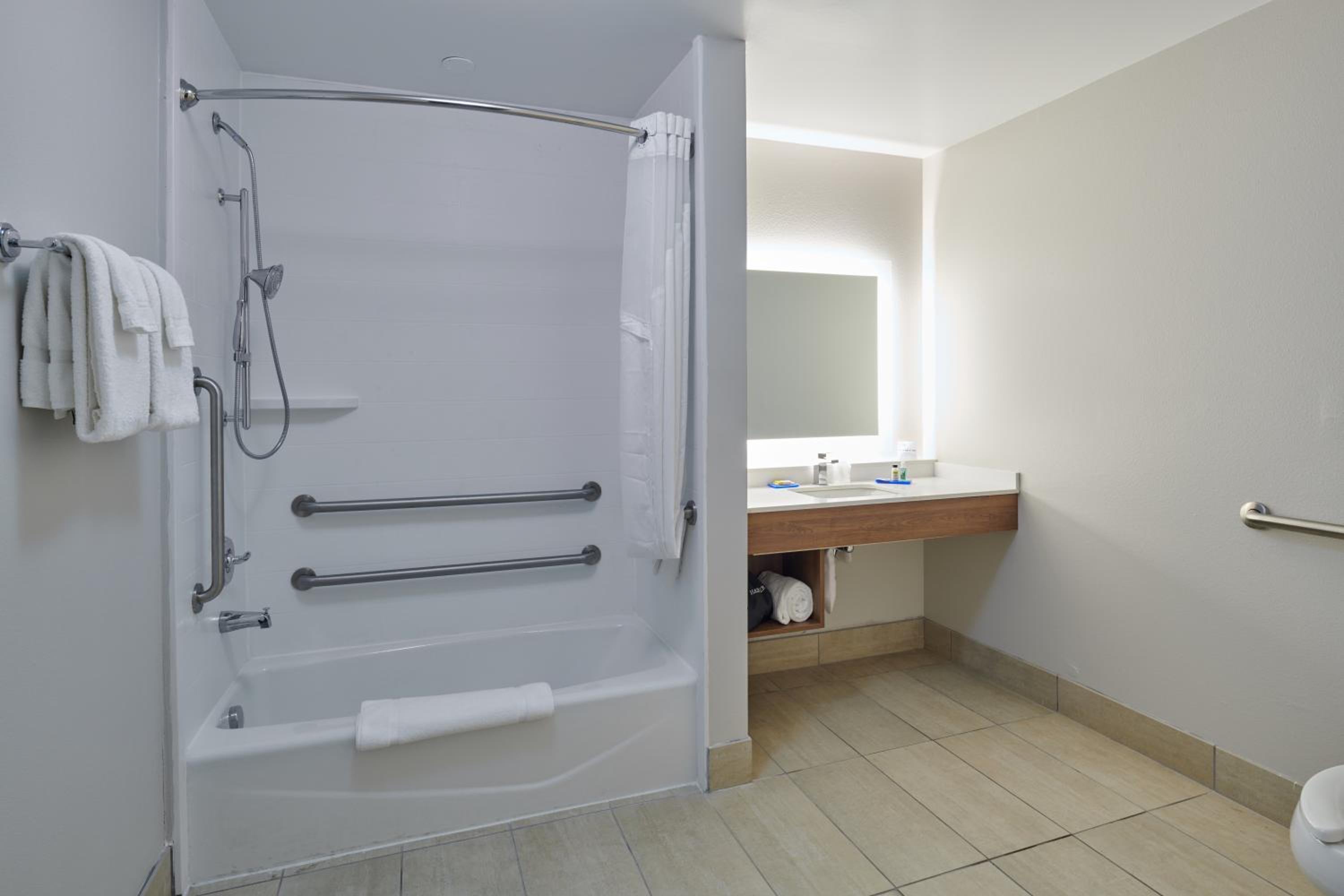 holiday inn express el paso sunland park area
