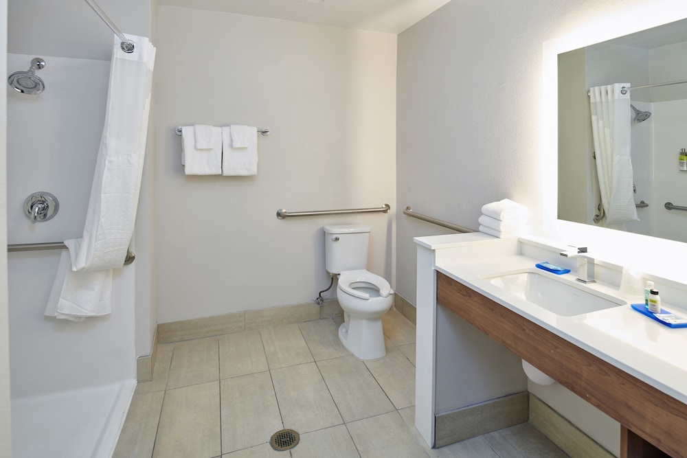holiday inn express el paso sunland park area