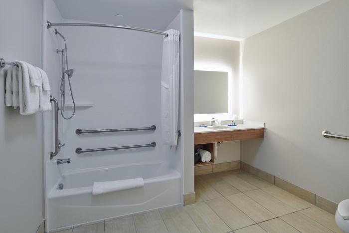 holiday inn express el paso sunland park area