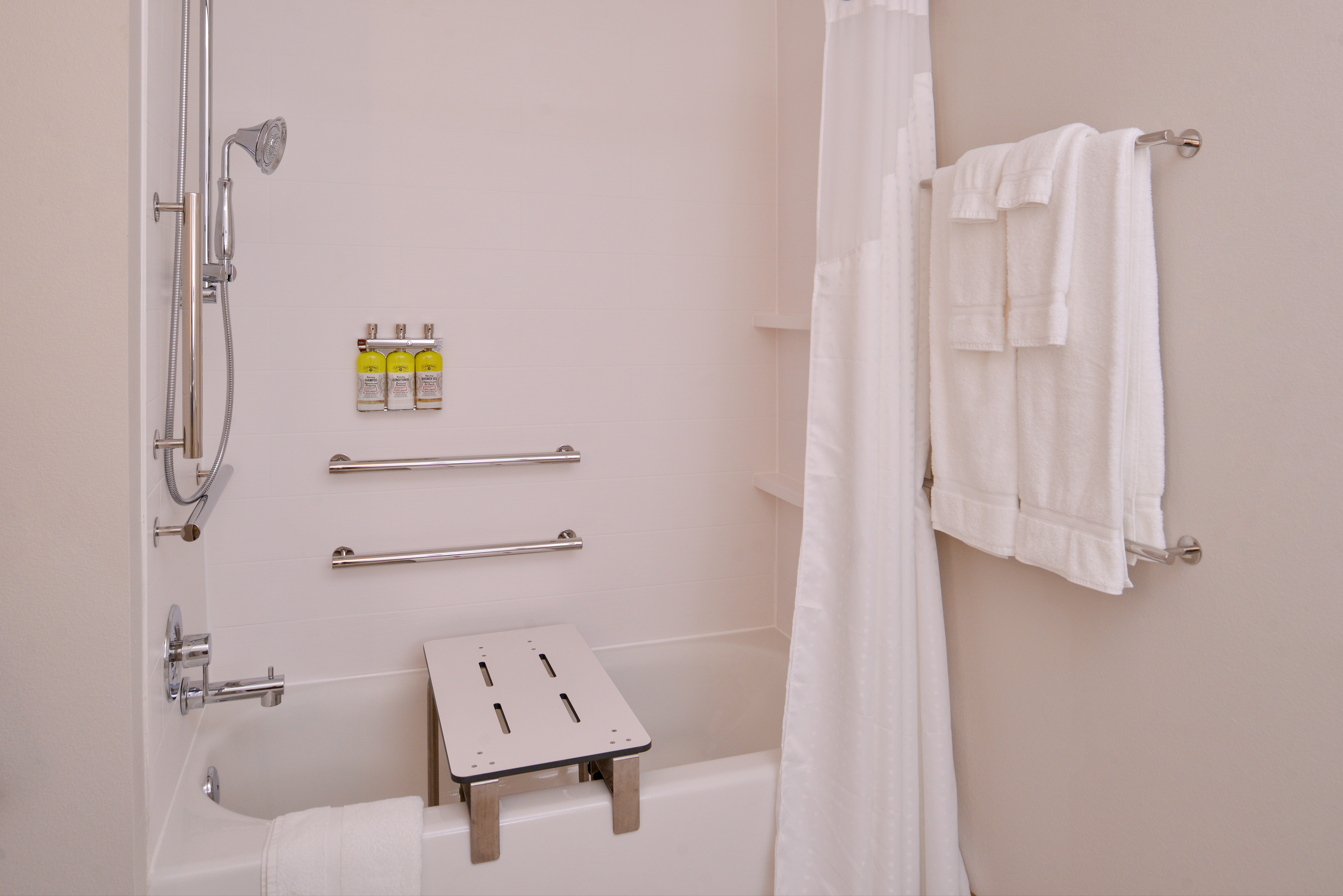 holiday inn express and suites olathe west an ihg hotel