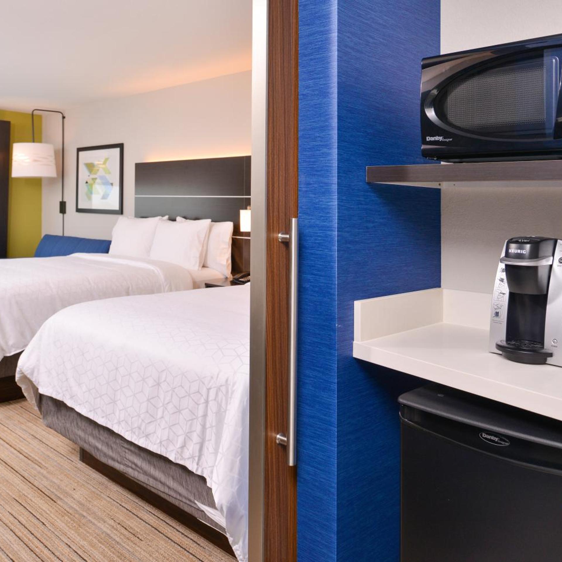 holiday inn express and suites olathe west an ihg hotel