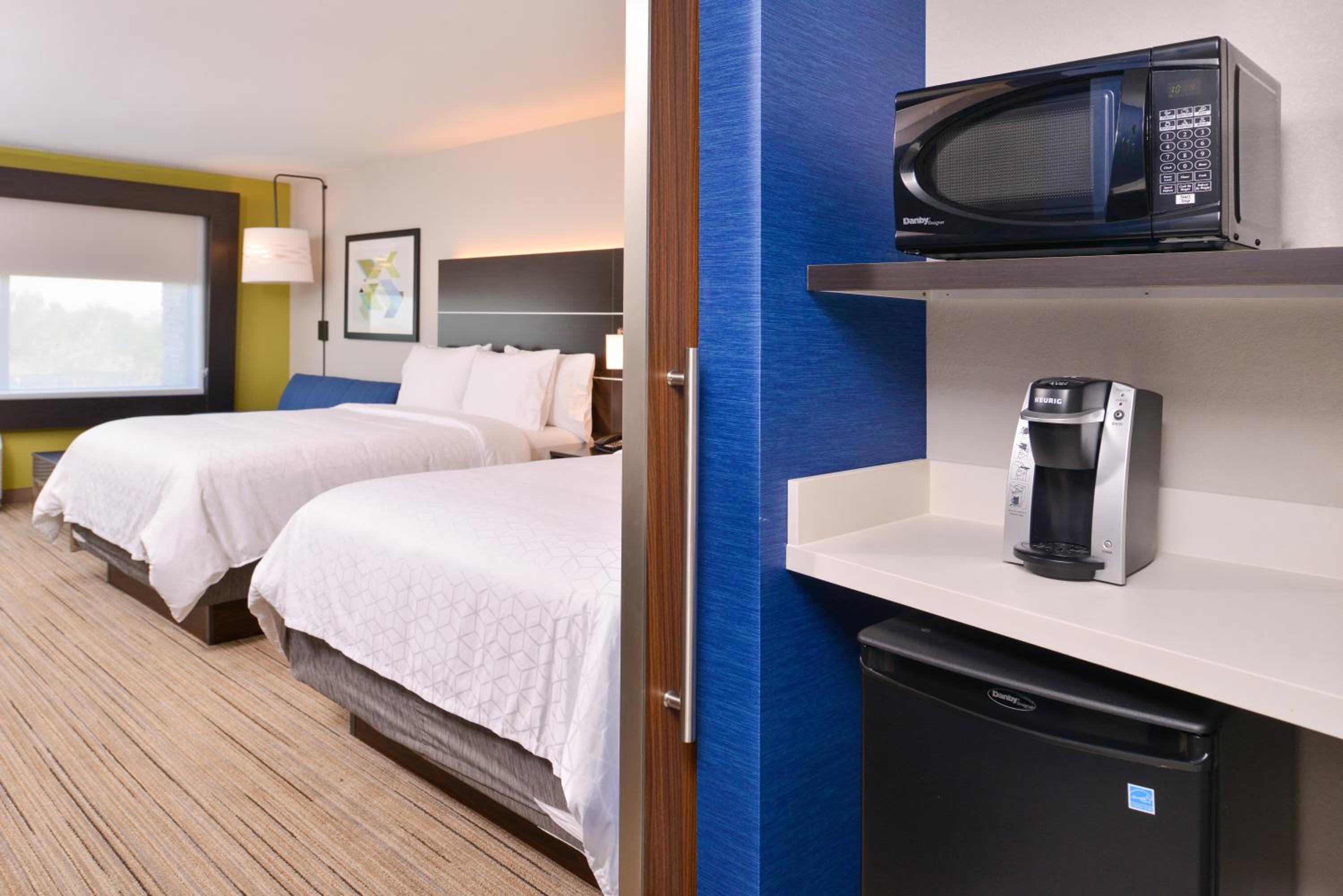 holiday inn express and suites olathe west an ihg hotel