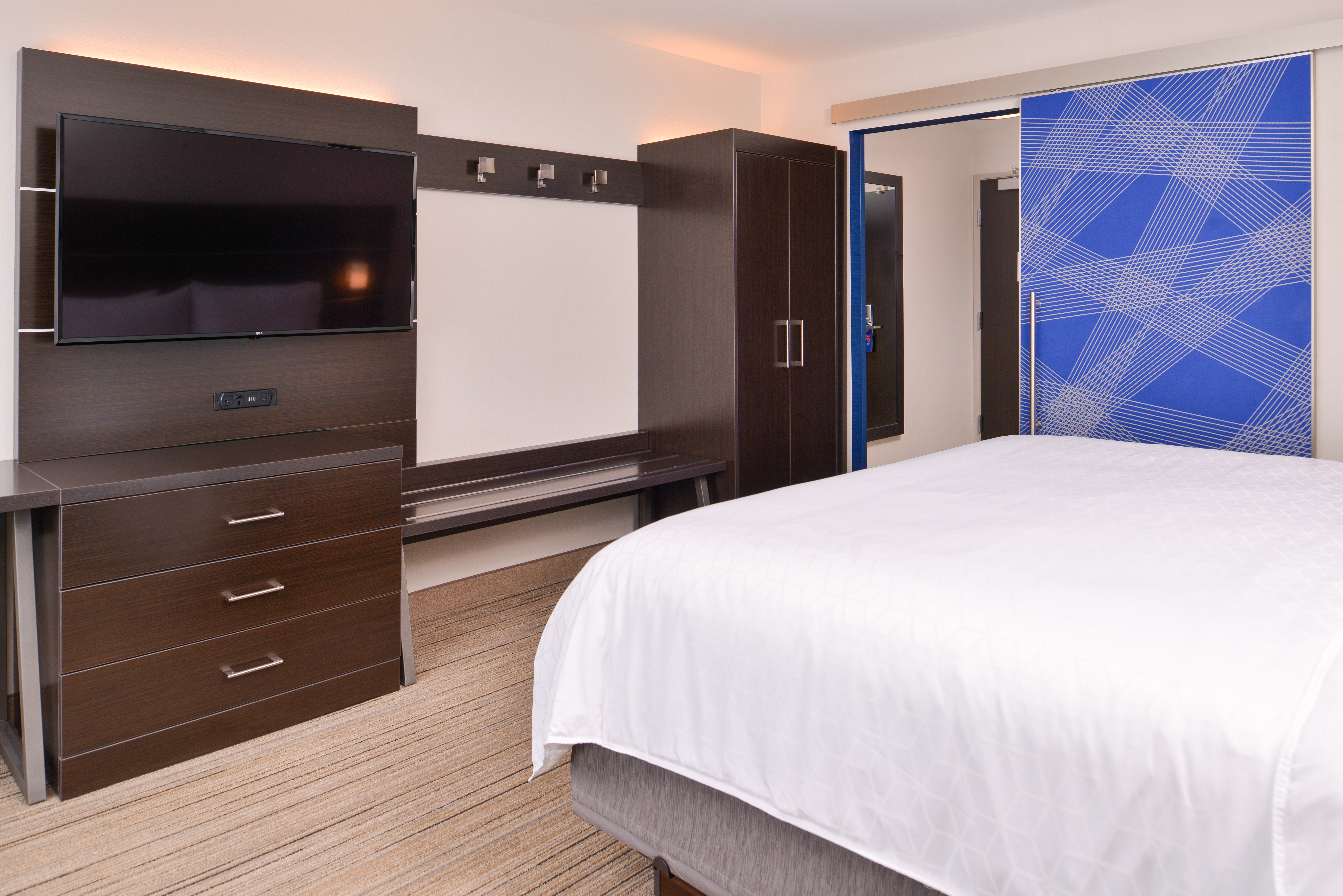 holiday inn express and suites olathe west an ihg hotel