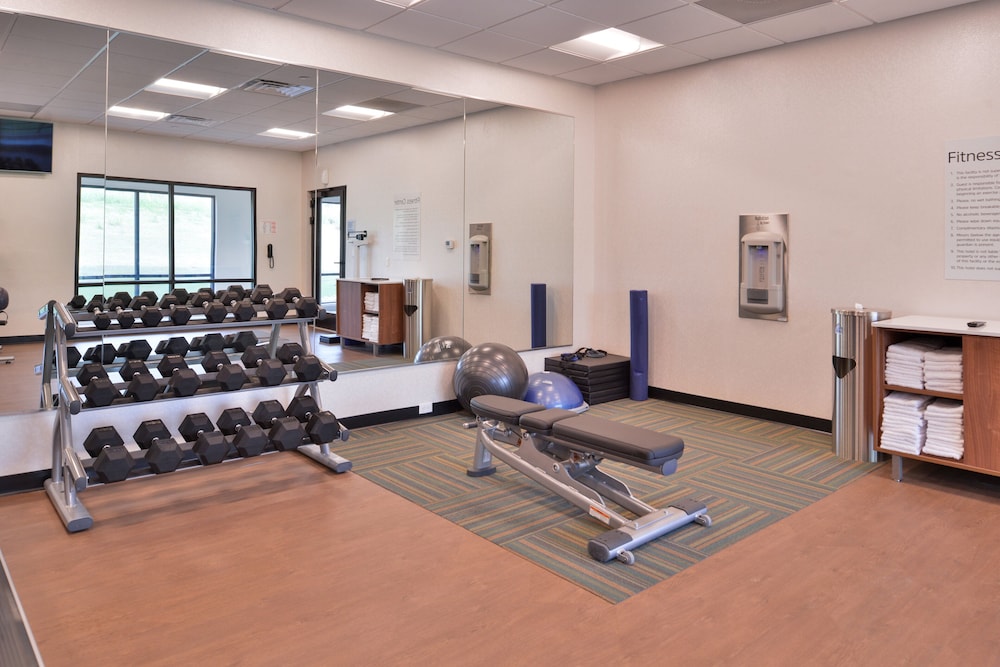 holiday inn express and suites olathe west an ihg hotel