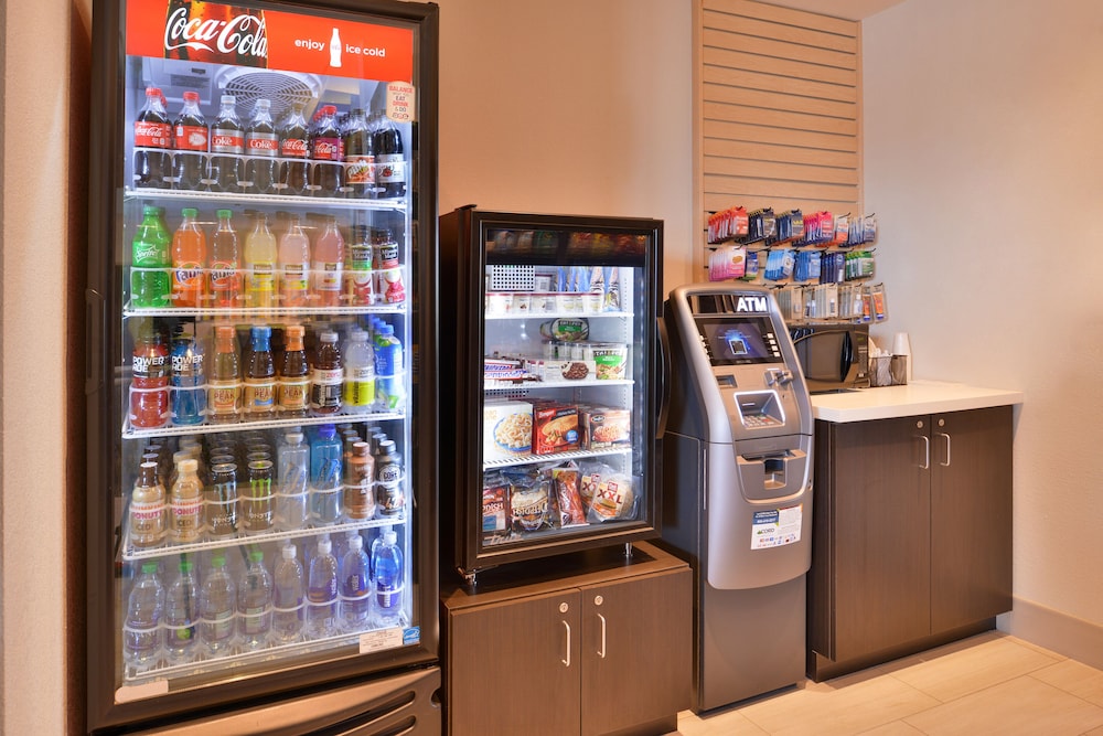 holiday inn express and suites olathe west an ihg hotel