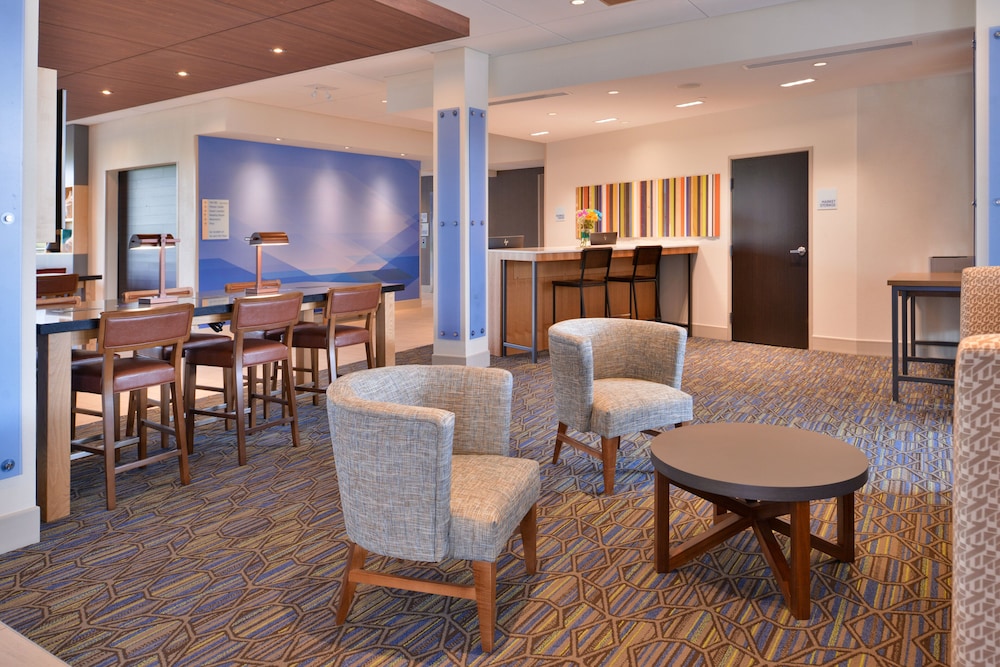 holiday inn express and suites olathe west an ihg hotel