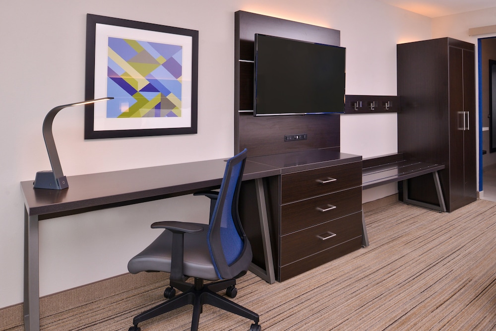 holiday inn express and suites olathe west an ihg hotel