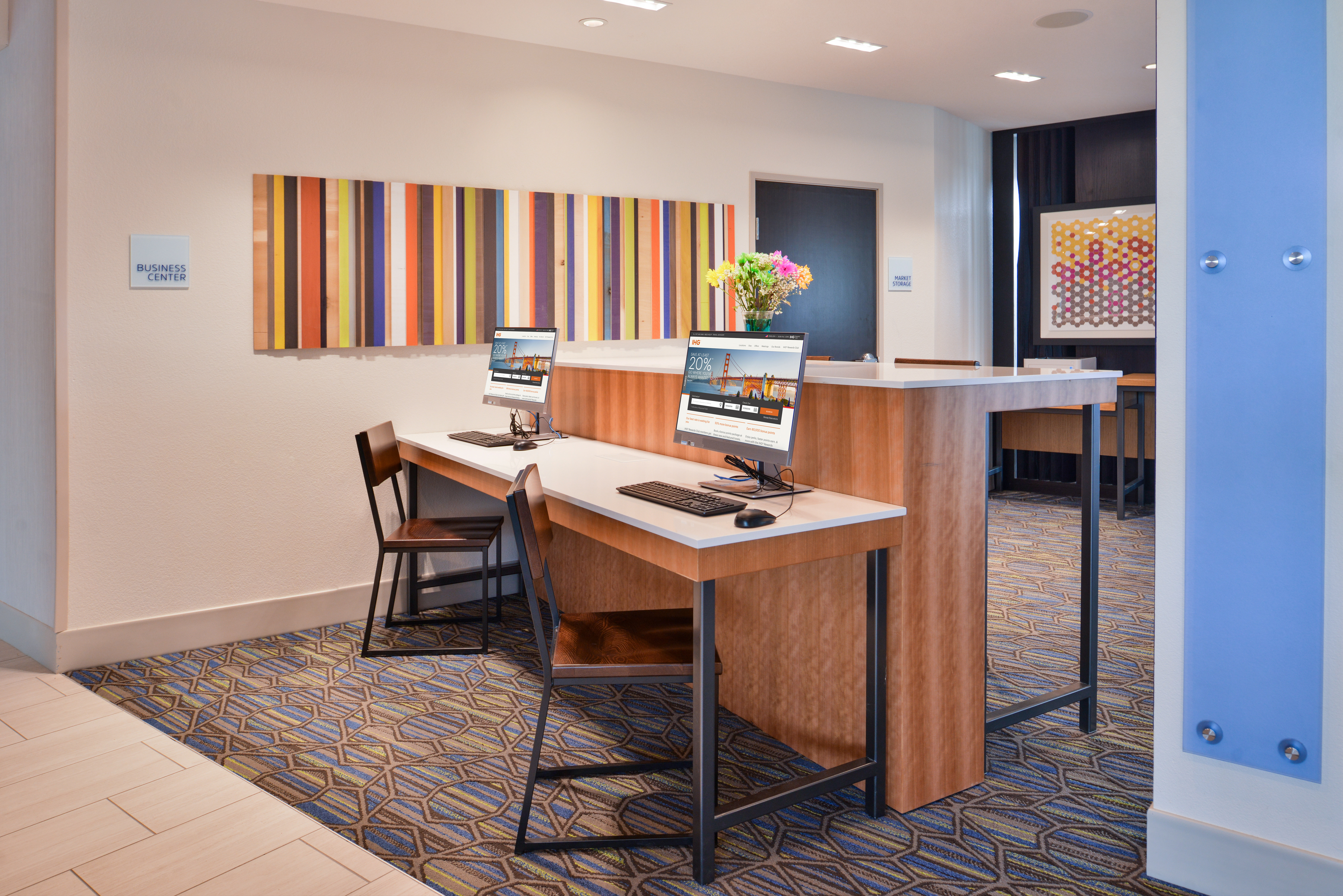 holiday inn express and suites olathe west an ihg hotel